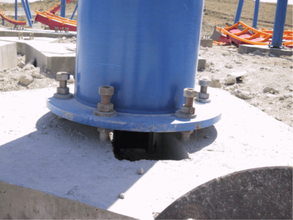 Metal materials with cement-based mortars